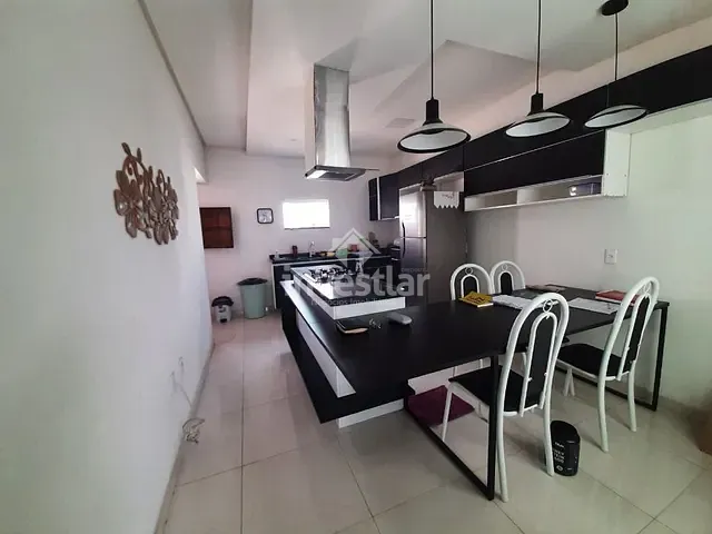 Casa com 203m² 3 quartos e 3 banheiros, à venda, no bairro José Pinheiro em Campina Grande