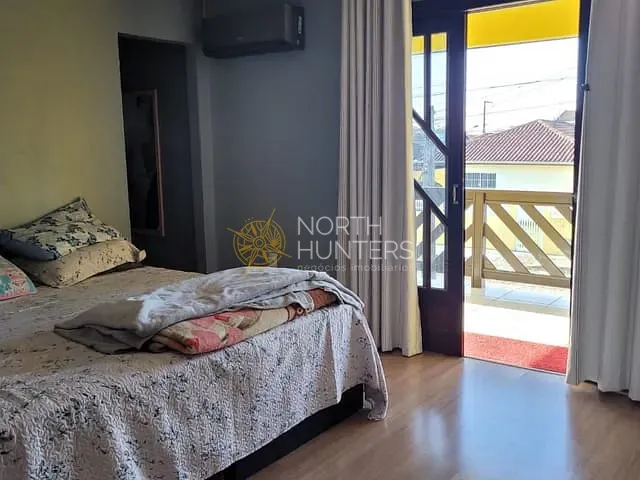 Casa com 300m² 4 quartos e 3 banheiros, à venda, no bairro Jardim Paraíso em Joinville