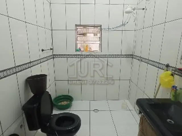 Casa com 125m² 1 quarto e 1 banheiro, à venda, no bairro Jardim Canadá em Mauá