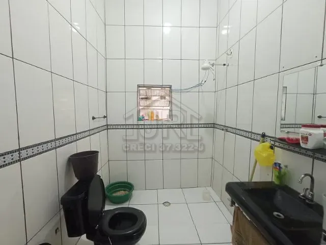 Casa com 125m² 1 quarto e 1 banheiro, à venda, no bairro Jardim Canadá em Mauá