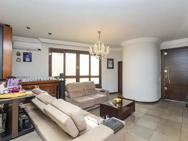 Casa com 639m² 4 quartos e 2 banheiros, à venda, no bairro Ahú em Curitiba