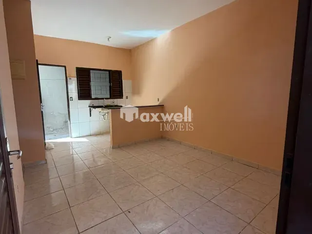 Casa 2 quartos e 1 banheiro, para alugar, no bairro Jardim Ipiranga em Aparecida de Goiânia