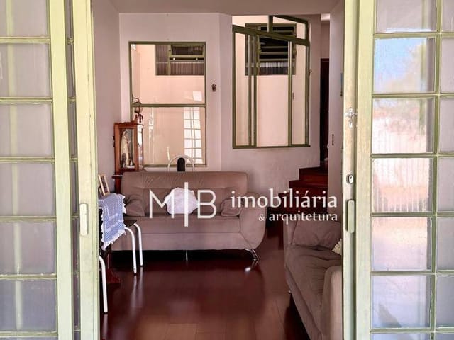Casa com 200m² 3 quartos e 3 banheiros, à venda, no bairro Jardim Floresta em Lavras
