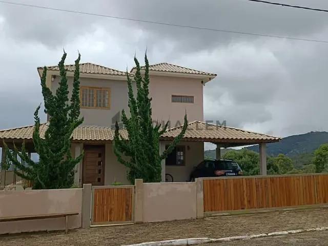 Casa com 1317m² 4 quartos e 3 banheiros, à venda, no bairro Lage em Maria da Fé