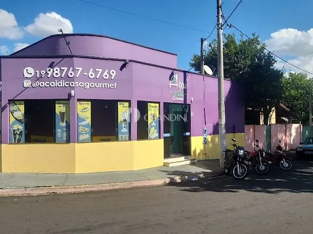 Casa com 360m², à venda, no bairro Centro em Artur Nogueira