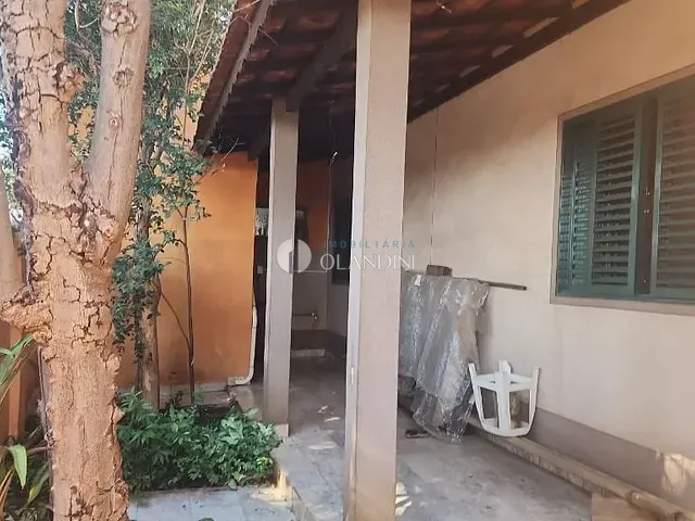 Casa com 360m², à venda, no bairro Centro em Artur Nogueira