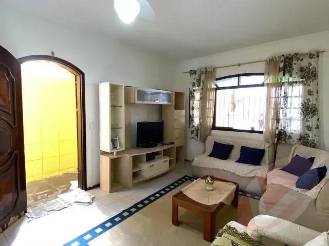 Casa com 150m² 3 quartos e 2 banheiros, à venda, no bairro Real em Praia Grande