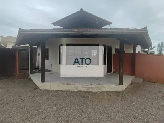 Casa 2 quartos e 1 banheiro, para alugar, no bairro Centro em Tijucas