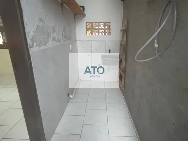 Casa 2 quartos e 1 banheiro, para alugar, no bairro Centro em Tijucas