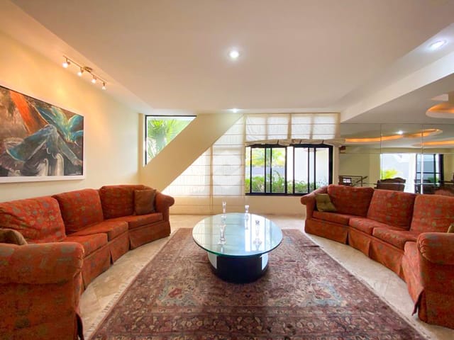 Casa com 1000m² 4 quartos e 5 banheiros, à venda, no bairro Barra da Tijuca em Rio de Janeiro