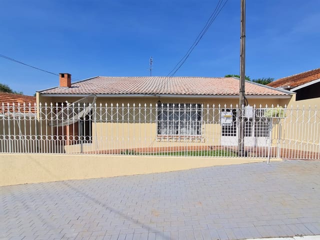 Casa com 170m² 3 quartos e 2 banheiros, à venda, no bairro Contorno em Ponta Grossa