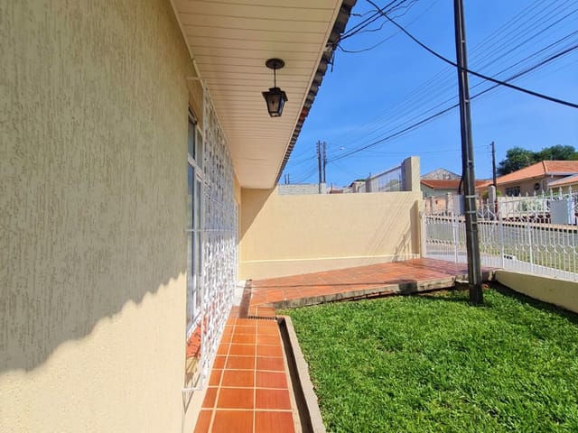 Casa com 170m² 3 quartos e 2 banheiros, à venda, no bairro Contorno em Ponta Grossa