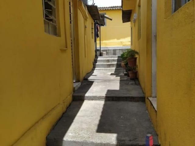 Foto do Casa - Casa com 1 dormitório para alugar por R$ 650,00/mês - Jardim D Abril - Osasco/SP | BUSSOCABA ADMINISTRACAO DE BENS E IMOVEIS LTDA