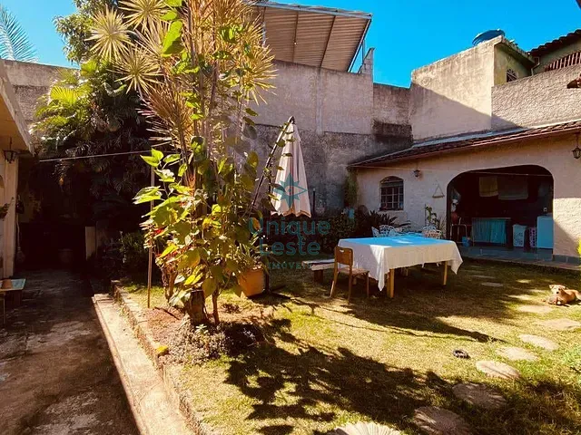Casa 5 quartos e 4 banheiros, à venda, no bairro Cachoeirinha em Belo Horizonte