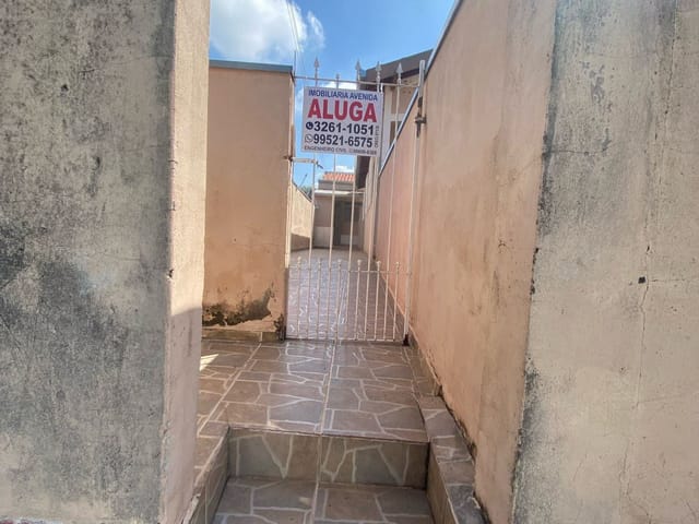 Casa 1 quarto e 1 banheiro, para alugar, no bairro Conjunto Habitacional Parque Itajaí em Campinas
