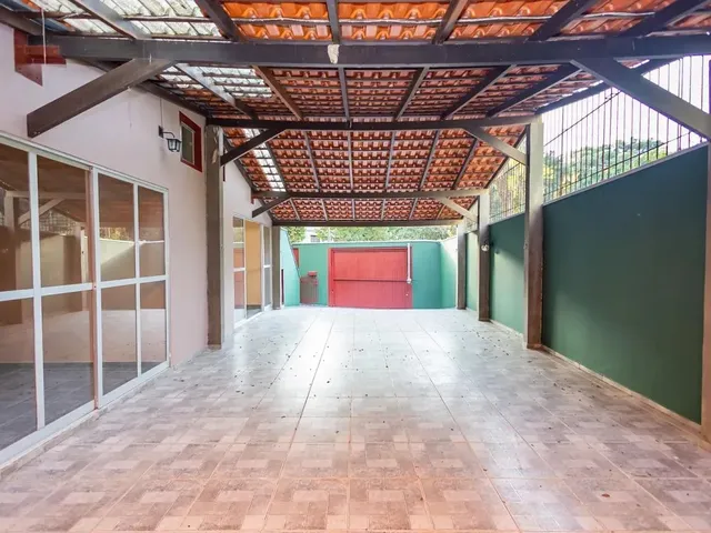 Casa com 600m² 3 quartos e 2 banheiros, à venda, no bairro Santo Inácio em Curitiba