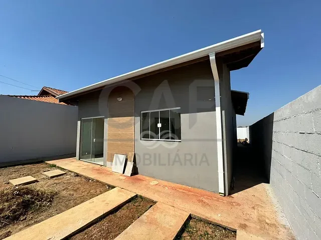Casa com 270m² 2 quartos e 2 banheiros, à venda, no bairro Parque Residencial Imigrantes em Holambra