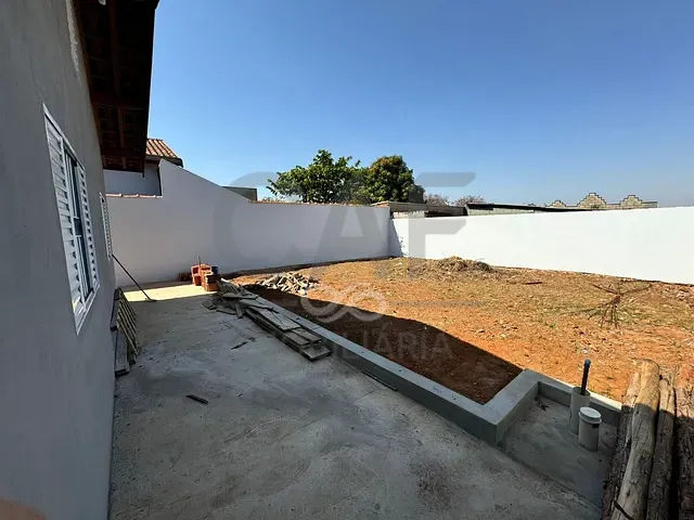 Casa com 270m² 2 quartos e 2 banheiros, à venda, no bairro Parque Residencial Imigrantes em Holambra