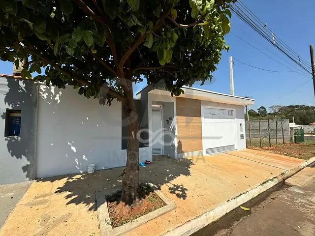 Casa com 270m² 2 quartos e 2 banheiros, à venda, no bairro Parque Residencial Imigrantes em Holambra