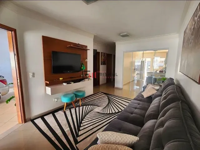 Casa 3 quartos e 3 banheiros, à venda, no bairro Novo Aeroporto em Londrina