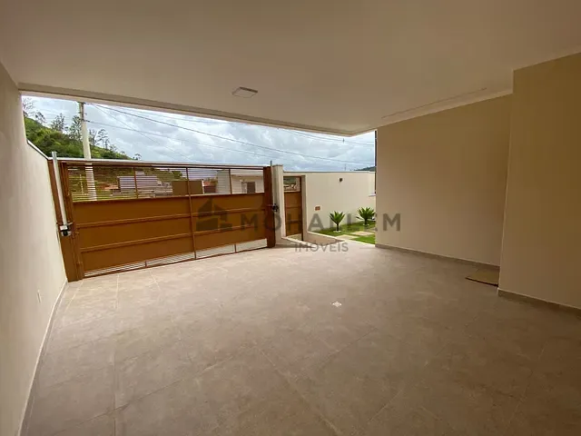 Casa com 218m² 3 quartos e 1 banheiro, à venda, no bairro Loteamento Vale das Hortênsias em Itajubá
