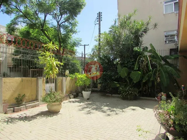 Casa com 407m² 5 quartos e 2 banheiros, à venda ou para alugar, no bairro Bom Fim em Porto Alegre