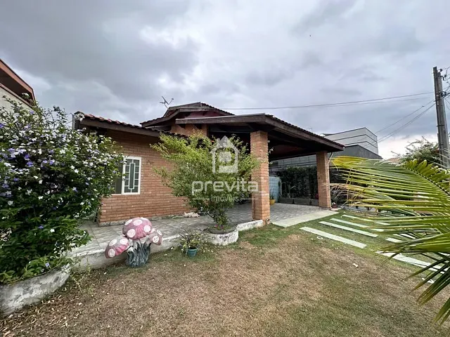 Casa com 360m² 3 quartos e 2 banheiros, à venda, no bairro Recanto dos Coqueirais  em Taubaté