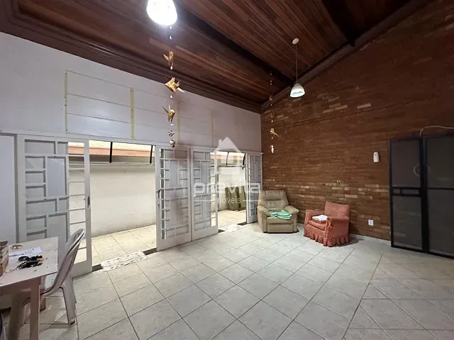 Casa com 360m² 3 quartos e 2 banheiros, à venda, no bairro Recanto dos Coqueirais  em Taubaté