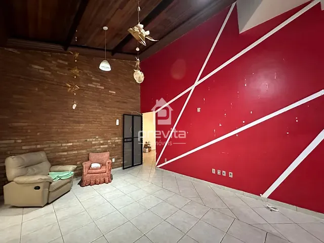 Casa com 360m² 3 quartos e 2 banheiros, à venda, no bairro Recanto dos Coqueirais  em Taubaté