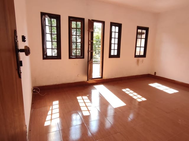 Casa com 250m² 3 quartos e 1 banheiro, à venda, no bairro Jardim Mitsutani em São Paulo