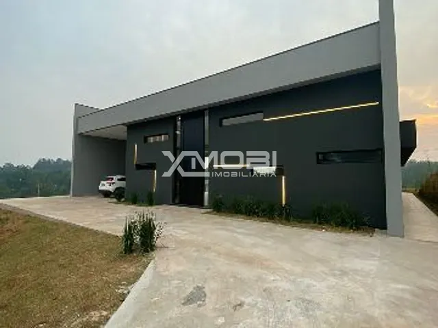 Casa com 1136m² 4 quartos e 3 banheiros, à venda, no bairro Caxambu em Jundiaí