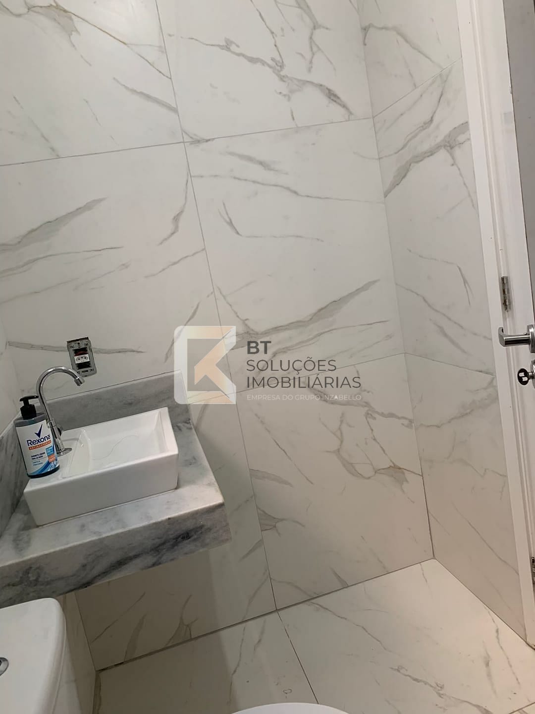 Casa à venda com 2 quartos, 70m² - Foto 16