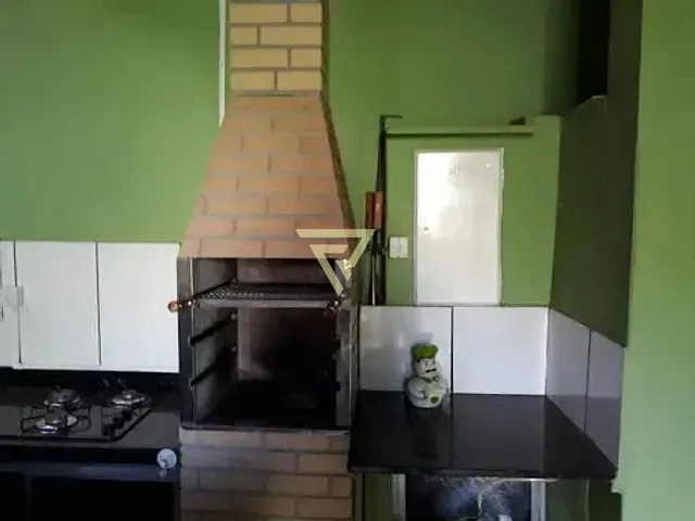 Casa com 200m² 3 quartos e 4 banheiros, à venda, no bairro Centro em São Simão