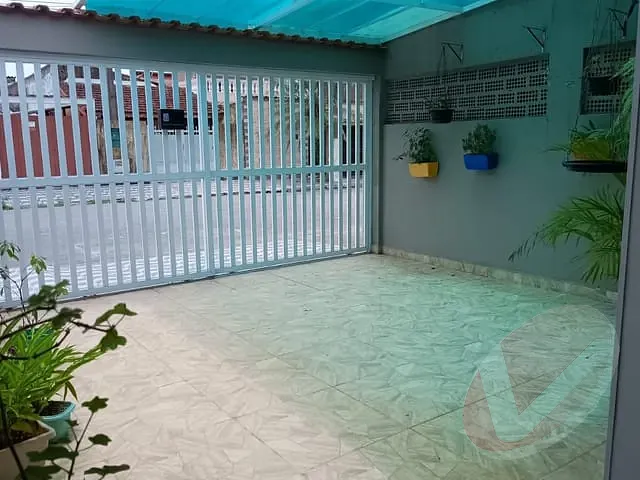 Casa com 120m² 2 quartos e 1 banheiro, à venda, no bairro Maracanã em Praia Grande
