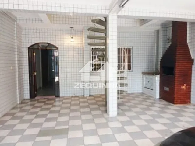 Casa com 164m² 3 quartos e 2 banheiros, à venda, no bairro Jardim Ype em Osasco