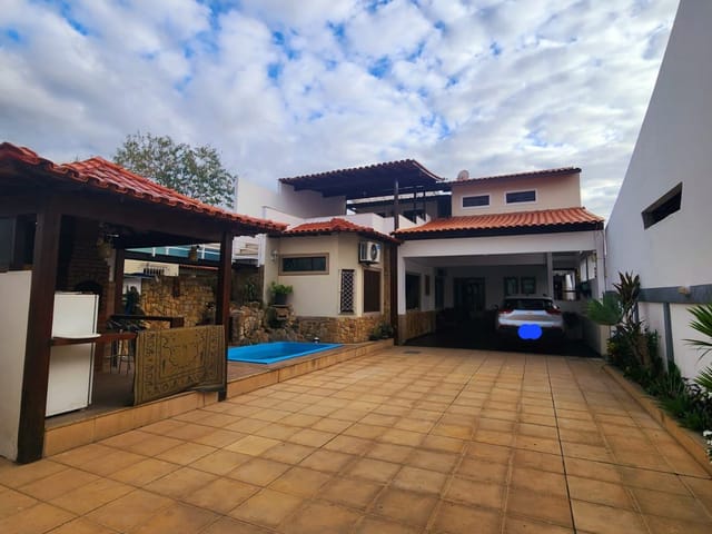 Casa com 470m² 4 quartos e 5 banheiros, à venda, no bairro Parque Rosário em Campos dos Goytacazes