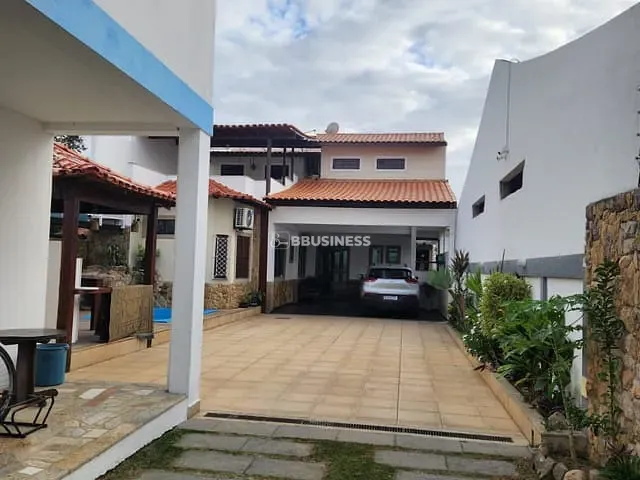 Casa com 470m² 4 quartos e 5 banheiros, à venda, no bairro Parque Rosário em Campos dos Goytacazes