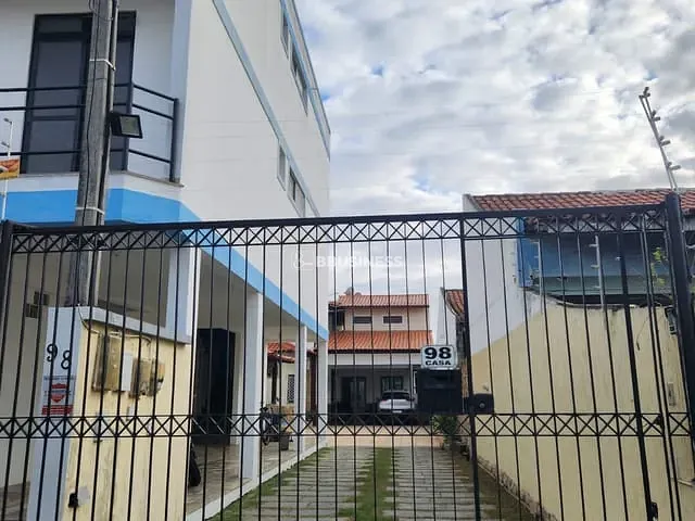 Casa com 470m² 4 quartos e 5 banheiros, à venda, no bairro Parque Rosário em Campos dos Goytacazes