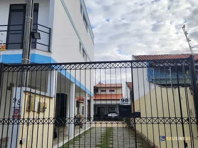 Casa com 470m² 4 quartos e 5 banheiros, à venda, no bairro Parque Rosário em Campos dos Goytacazes