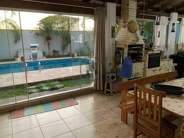 Casa com 390m², à venda, no bairro Residencial Village Santana em Guaratinguetá