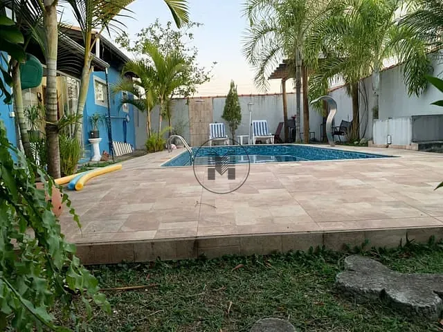 Casa com 390m², à venda, no bairro Residencial Village Santana em Guaratinguetá