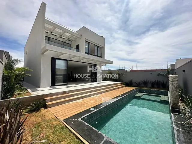 Casa com 375m² 4 quartos e 5 banheiros, à venda, no bairro Jardins Nápoles em Senador Canedo