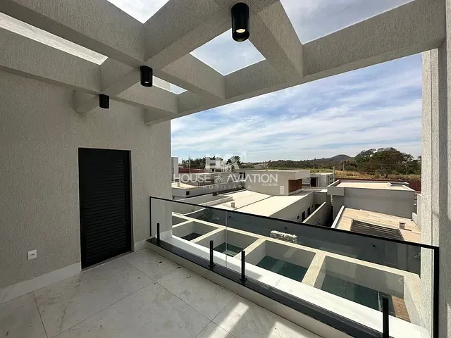 Casa com 375m² 4 quartos e 5 banheiros, à venda, no bairro Jardins Nápoles em Senador Canedo