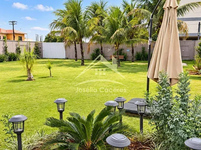 Casa com 800m² 2 quartos e 3 banheiros, à venda, no bairro Centro em Chapada Dos Guimarães