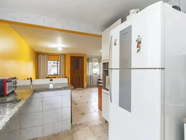 Casa com 594m² 3 quartos e 1 banheiro, à venda, no bairro Jardim Keli Cristina em Campo Largo