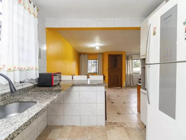 Casa com 594m² 3 quartos e 1 banheiro, à venda, no bairro Jardim Keli Cristina em Campo Largo