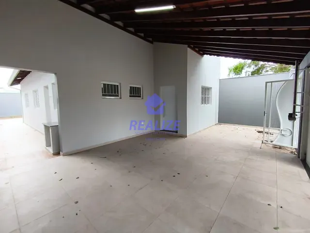 Casa com 250m² 3 quartos e 2 banheiros, à venda, no bairro Jardim Ouro Verde em Botucatu