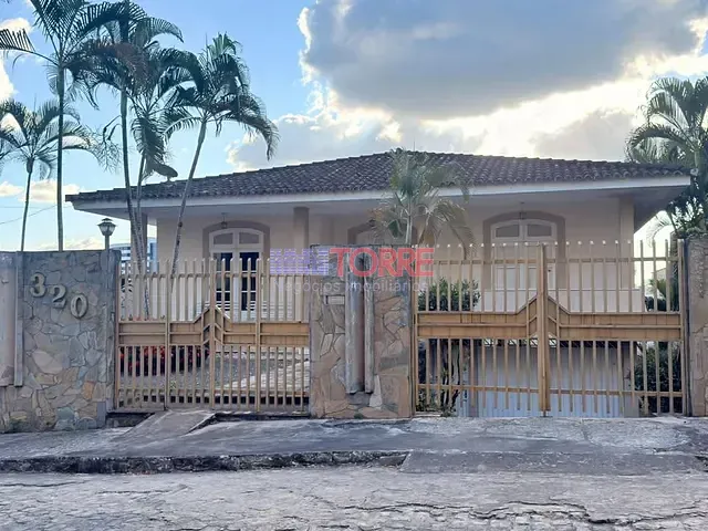 Casa 5 quartos e 3 banheiros, à venda, no bairro Góes Calmon em Itabuna