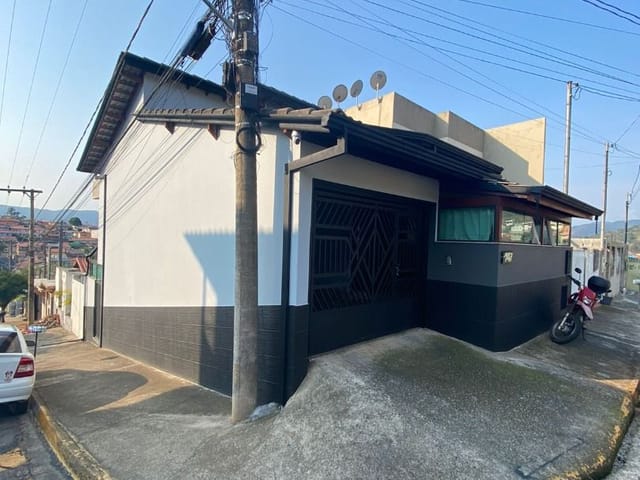 Casa com 109m² 2 quartos e 1 banheiro, à venda, no bairro Agenor em Extrema
