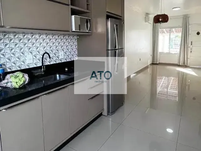 Casa 2 quartos e 3 banheiros, à venda ou para alugar, no bairro Universitário em Tijucas